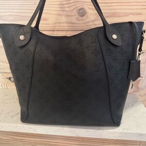 Louis Vuitton Hina MM Black Mahina Leather Tote